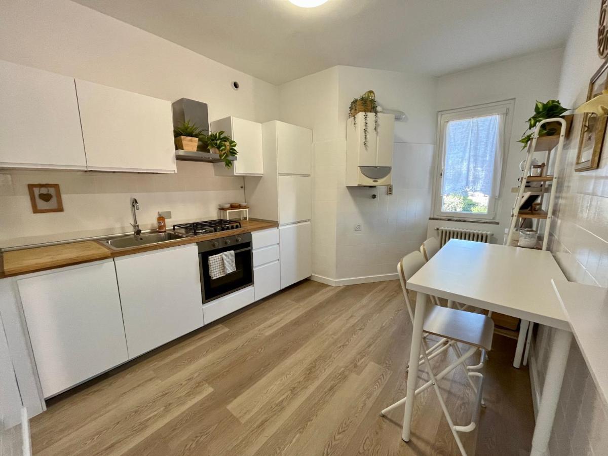 Family Apartment 2 Sirmione Buitenkant foto